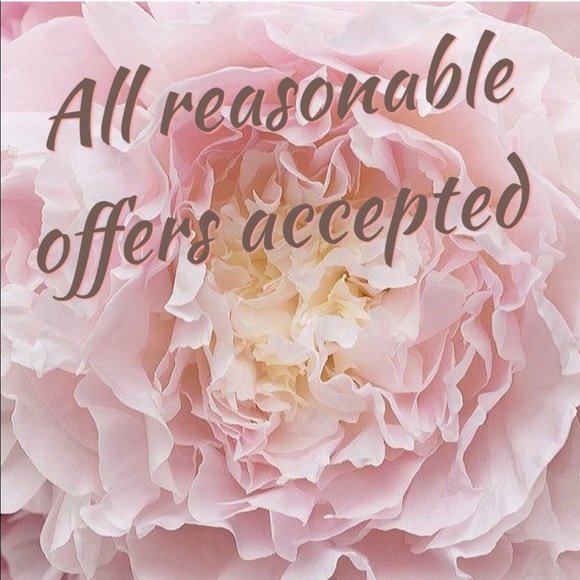 Meet Your Posher, Emily 💖 - Picture 1 of 1